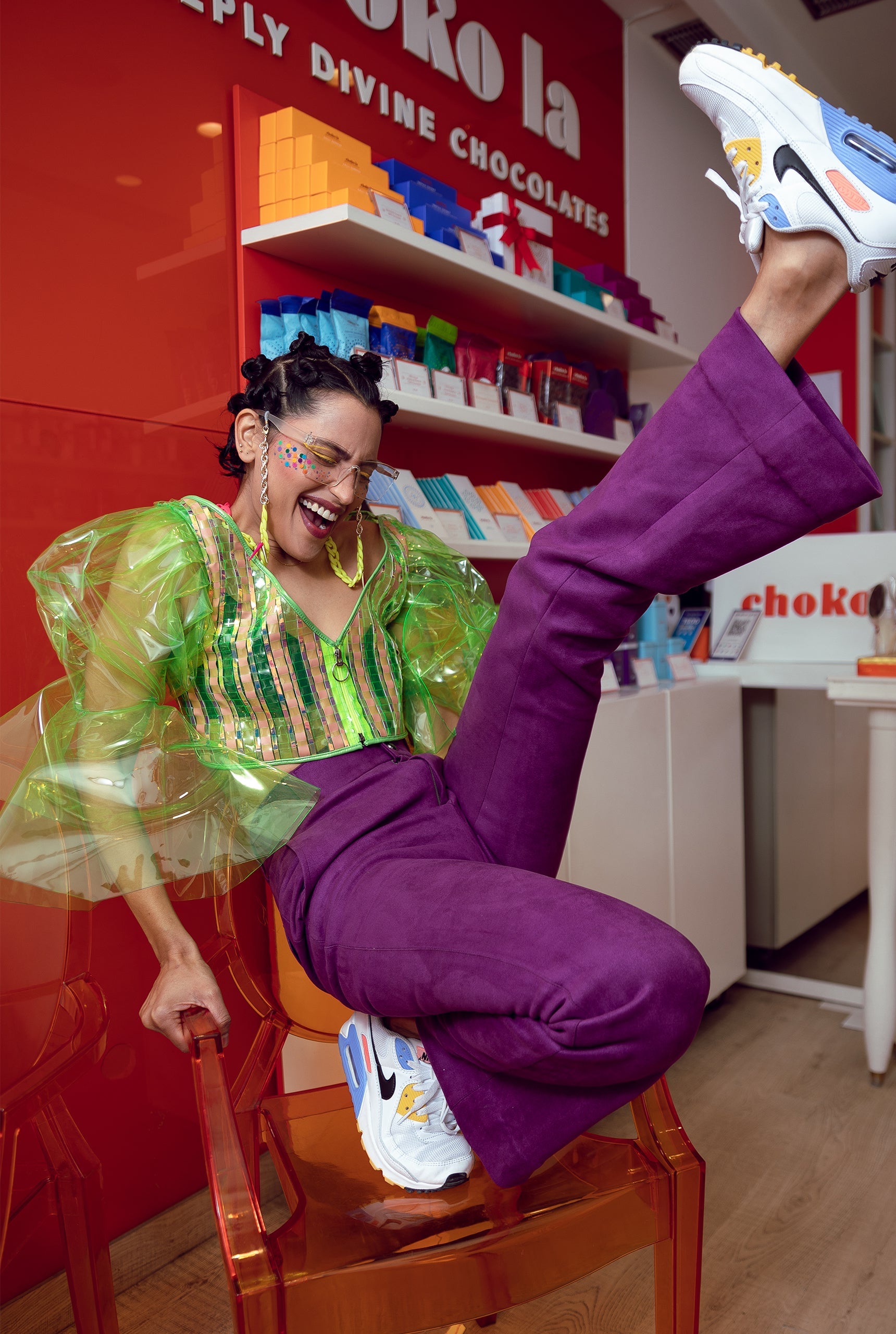 Creative Collaboration with Pooja Sharma for Feat Artists in Custom PHUE